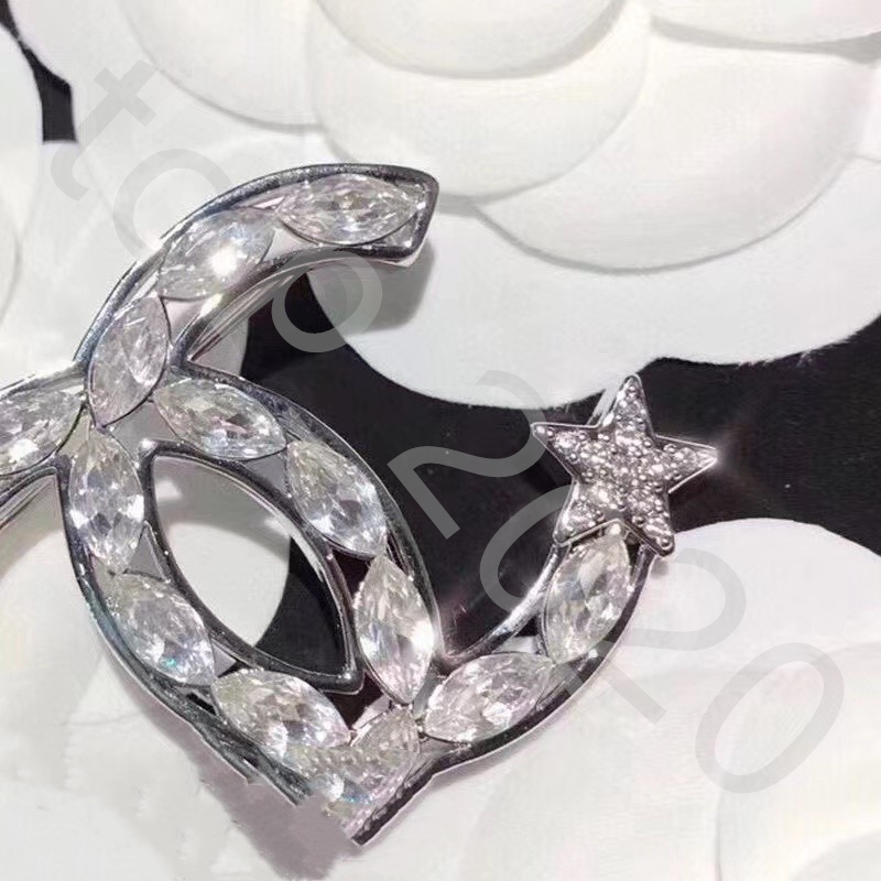 

2023 New Fashion Brooches Light Luxury High Quality Trend Brooch Pearl Diamond Design High Appearance Level High-Grade Exquisite Jewelry