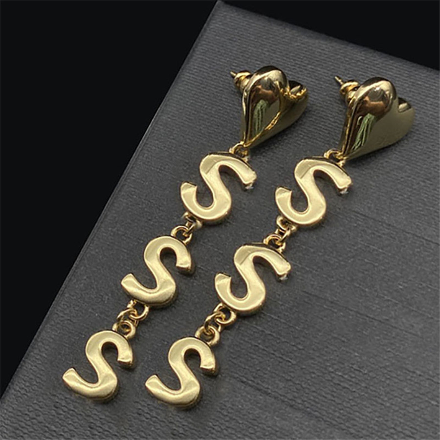 

Retro Exaggerated Long Earrings Classic Womens Gold Stud Earrings Designer Letter Ear Studs Luxury Temperament Jewelry With Box