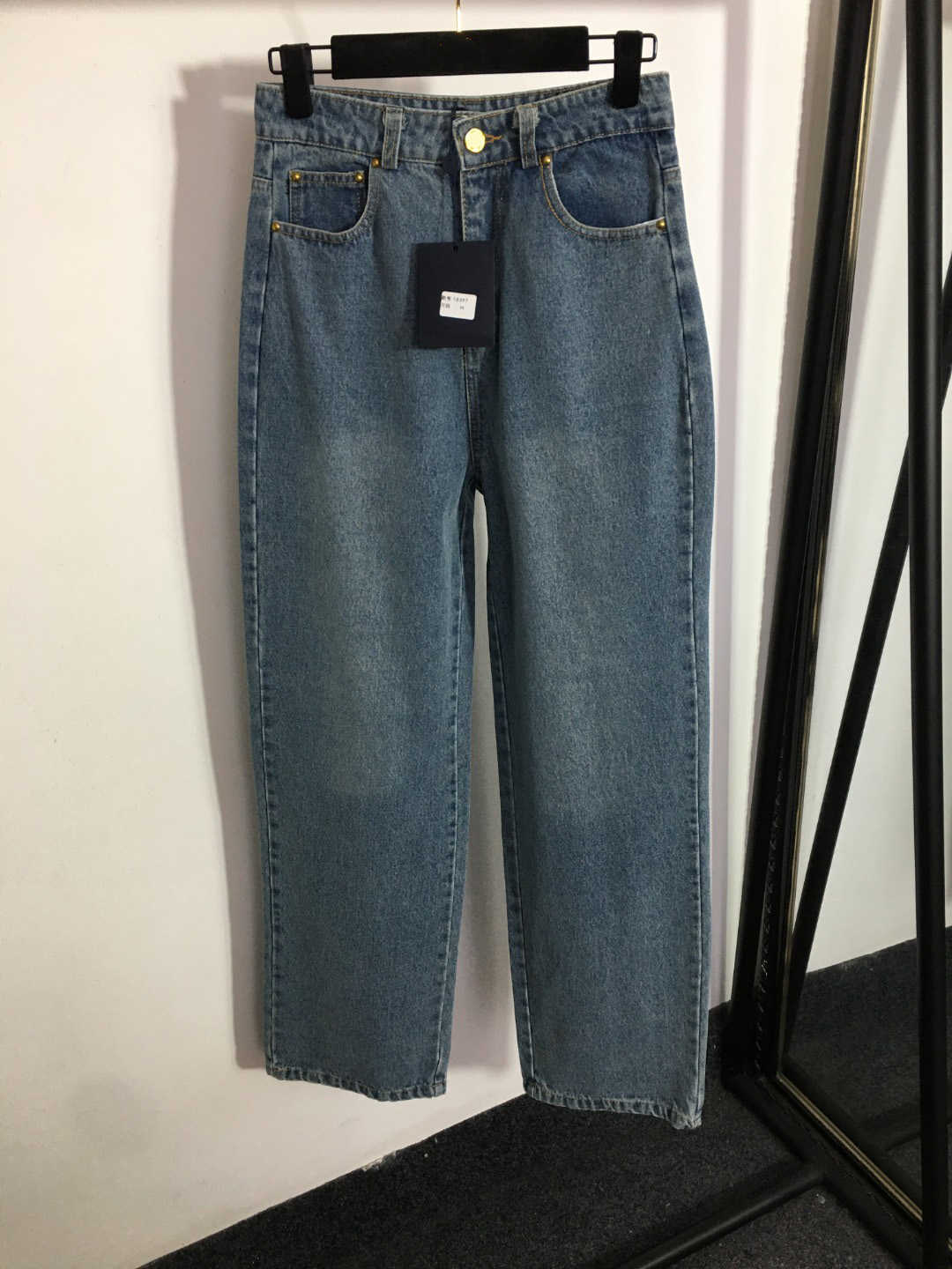 

23ss Womens Pants designer women jeans Back Pocket logo Embroidered Raw Edge High Waist Wide Leg Denim Pants high quality womens clothing