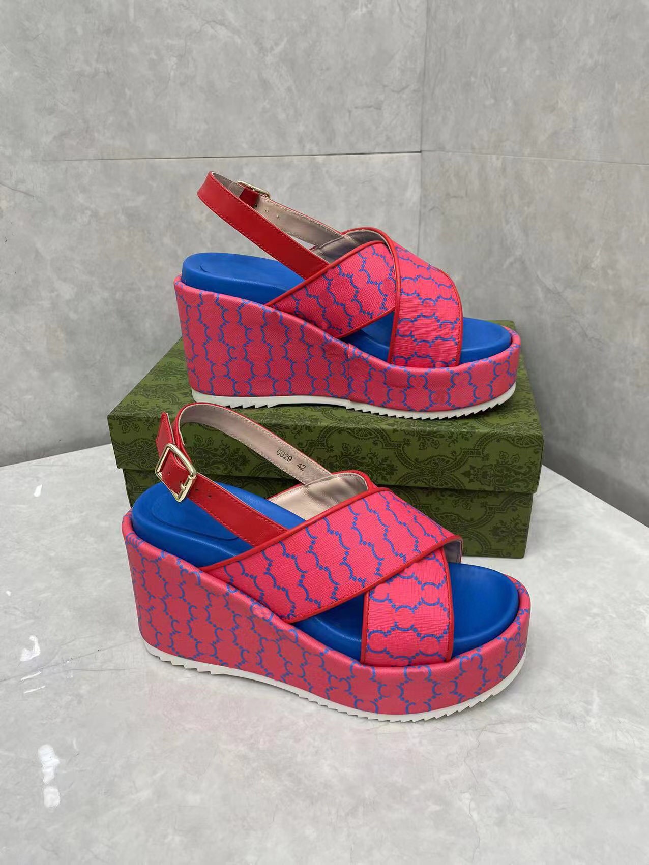 

Designers Sandals Luxurys Platform Slide Sandal for men women Classic Floral Brocade slides flats leather rubber Flip Flops Beach Shoes Loafers Size35-44, Color10