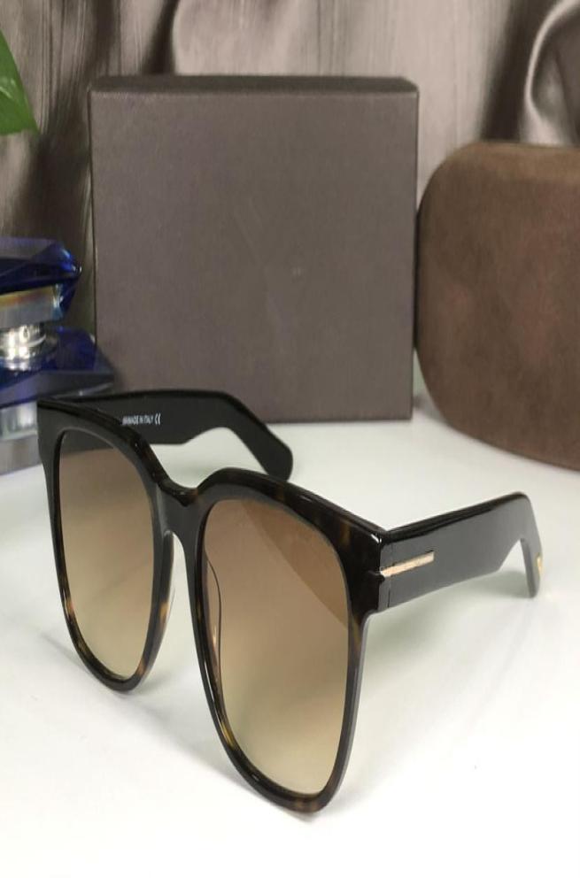 

0646 Ladies sunglasses fashionable and popular retro style square highgrade sheet frame antiultraviolet lens frame high quality 8936825