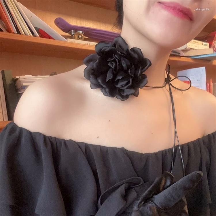 

Choker 2023 Exaggerated Black White Elegant Flower Necklace Chains For Women Delicate Fashion Rope Chian Neck Female Collar