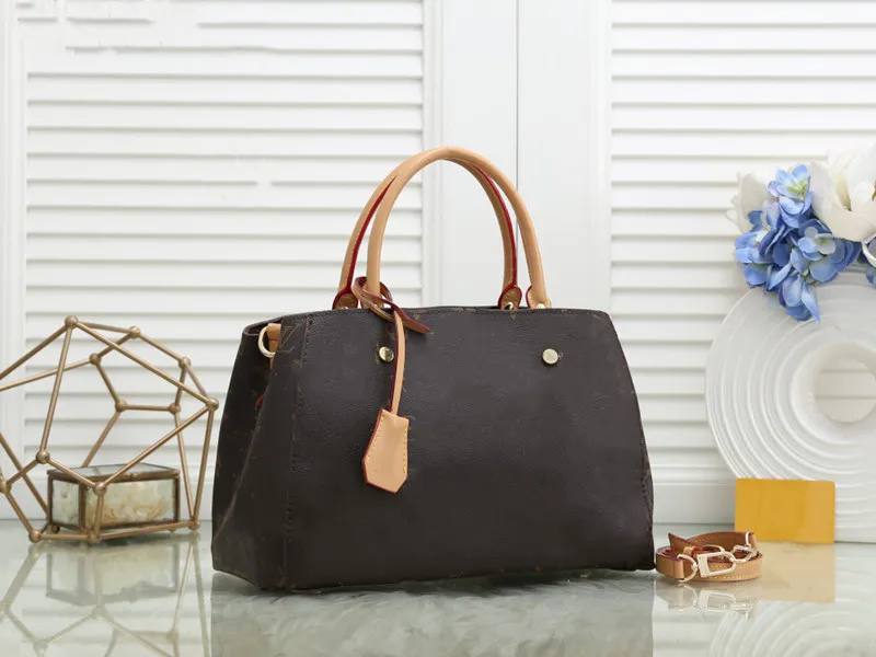 

MT New designer Handbag Travel Shoulder Bag Crossbody Bag Women's Handbag Oxidized leather classic Alphabet Zipper Handbag Purse