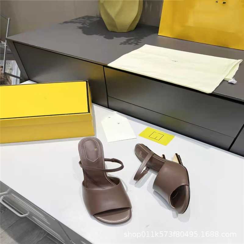 

2023 version faux leather buckle microfiber pointed rubber flower Mu language square head brown straight line, Brown2