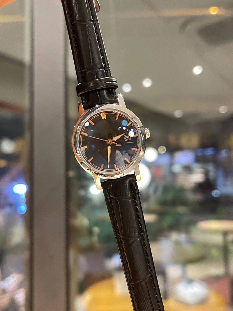 

Luxury lady's watch Imported quartz movement Diameter 32mm Imported calfskin strap, Color-3