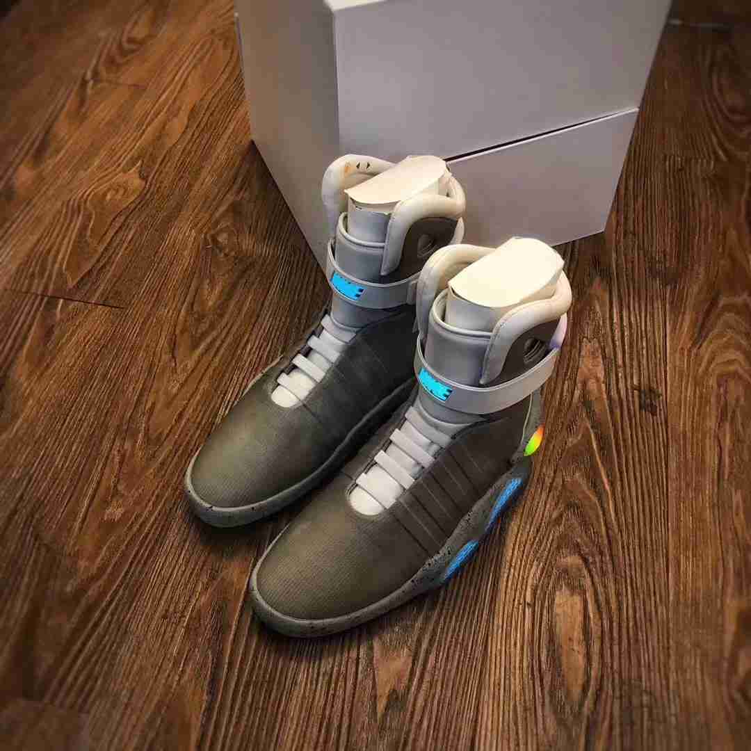 

2023 NEW TOP Limited Sale Automatic Laces Shoes Air Mag Sneakers Marty Mcfly's Led Back To The Future Glow In The Dark Gray TOP Mcflys Man, Eur46