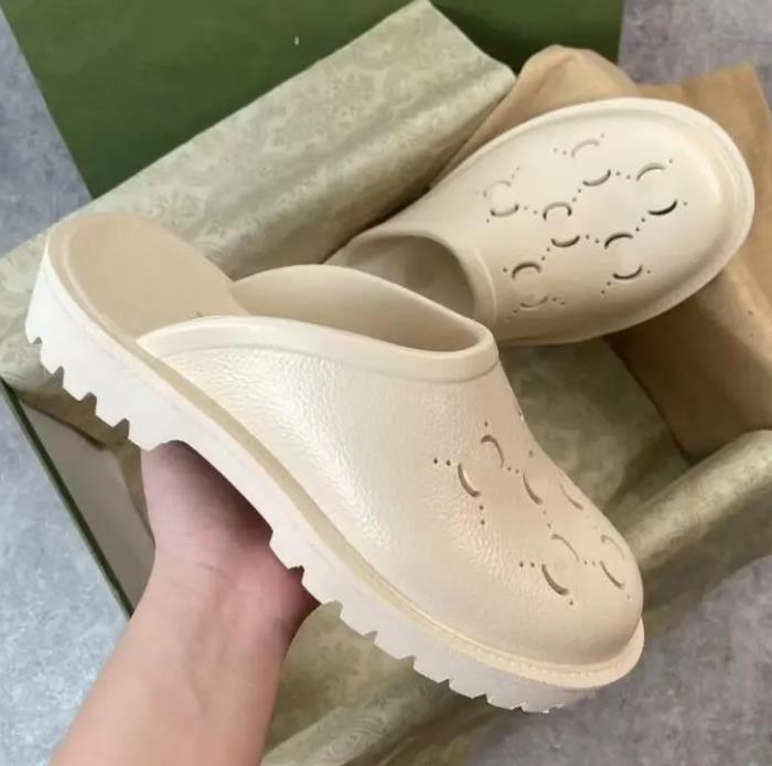 

Classic Sandals Luxury Platform Slide Hollow Pattern Slippers Transparent Materials Sandal Rubber Flats Slipper Flip Flops Wholsale, Color 2