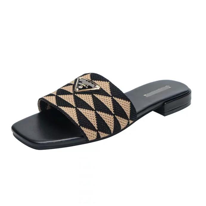 

Luxury Embroidered Fabric Slippers Black Beige Multicolor Embroidery Mules Womens Home Flip Flops Casual Sandals Leather Flat Slide Rubber factory outlet, Red