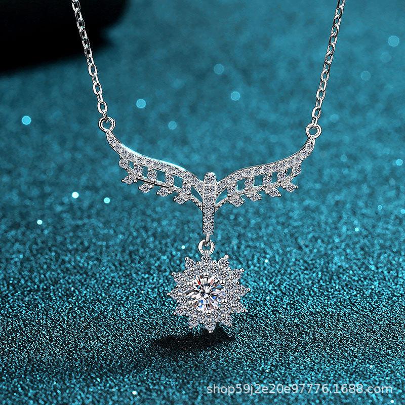 

Chains Passed Diamond Test Perfect Cut Moissanite 925 Sterling Silver Angel Pendant Classic Europe And America Jewelry