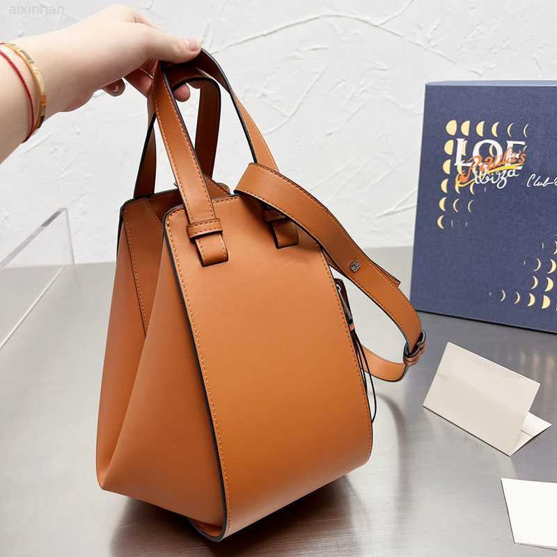 

Loewss Hammock handbag Designer Bag Women Single Shoulder Fashion bags Leather Portable Diagonal Cross Bags Woman Luxury tote handbagsHigh quality, 1#137463#size:29x25cm