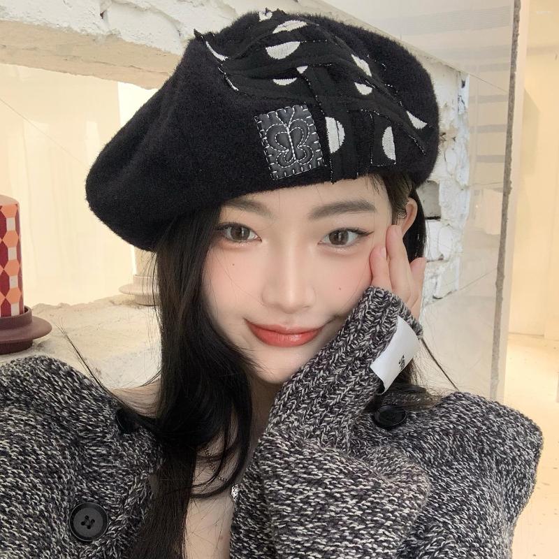

Berets Retro Elegant Women Beret Winter Hat Butterfly Patch Octagonal Wild English Suede Warm Pumpkin Painter Gorros, Black
