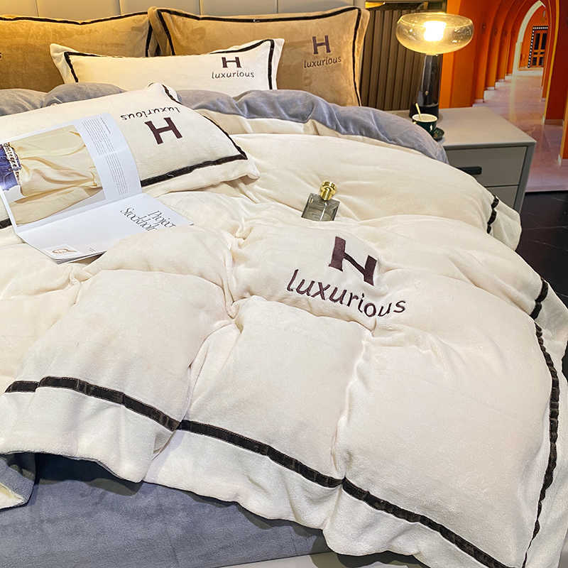 

Bedding Set Light Luxury Milk Powder Four Piece Set Thickened Coral Powder Quilt Cover Double sided Flour Linen Sheet Sheet Quilt Cover Fitted Sheet, Dy-h paris silver grey