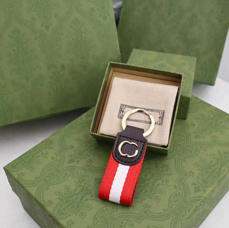 

Designer Car Keyring Classic letters designers keychains men own car key chain women keychains very good