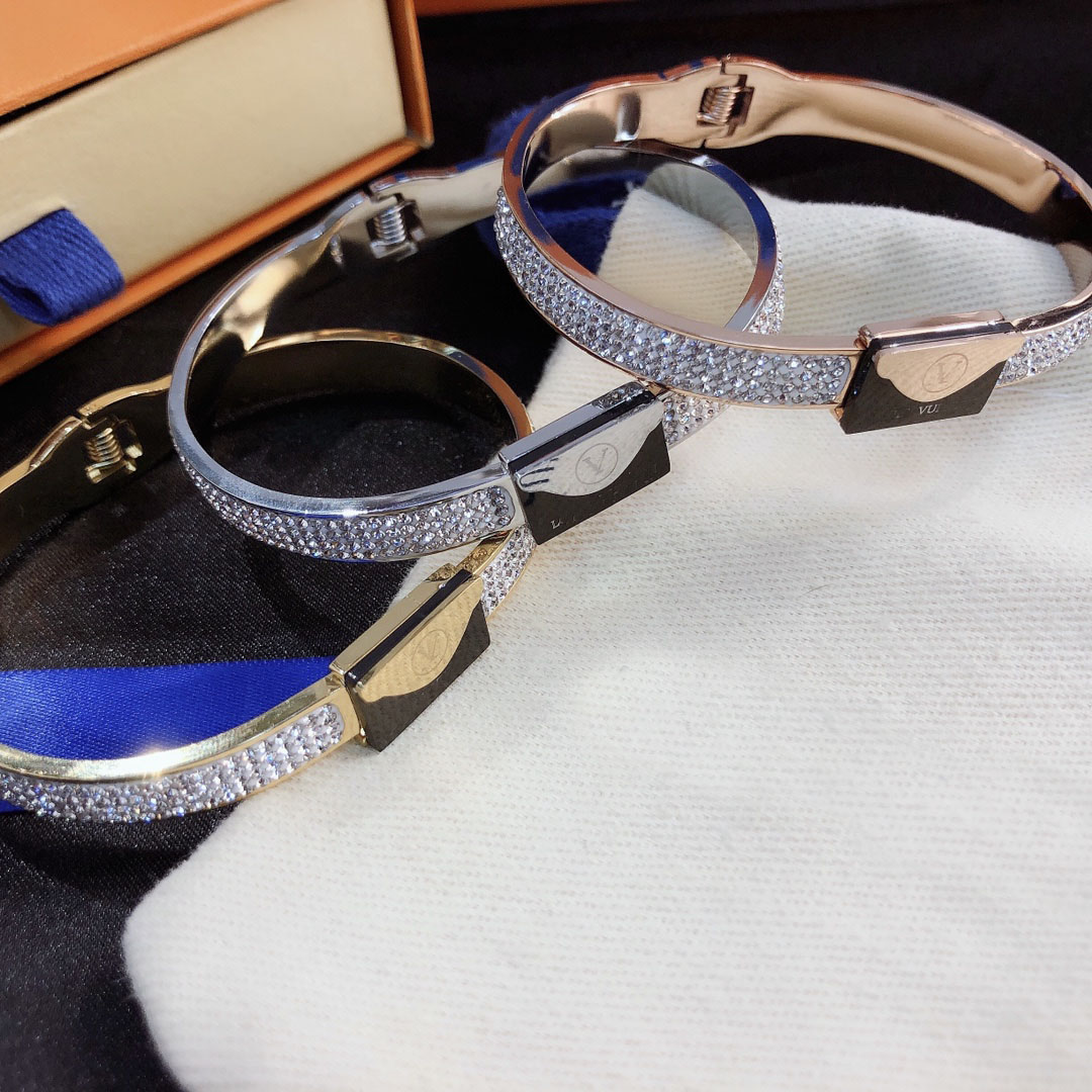 

3color Women 18k Gold Bangle Bracelet Leather Pendant Stainless Luxury Designer Jewelry Rhinestone Faux Steel Bracelet Wedding Gifts S126