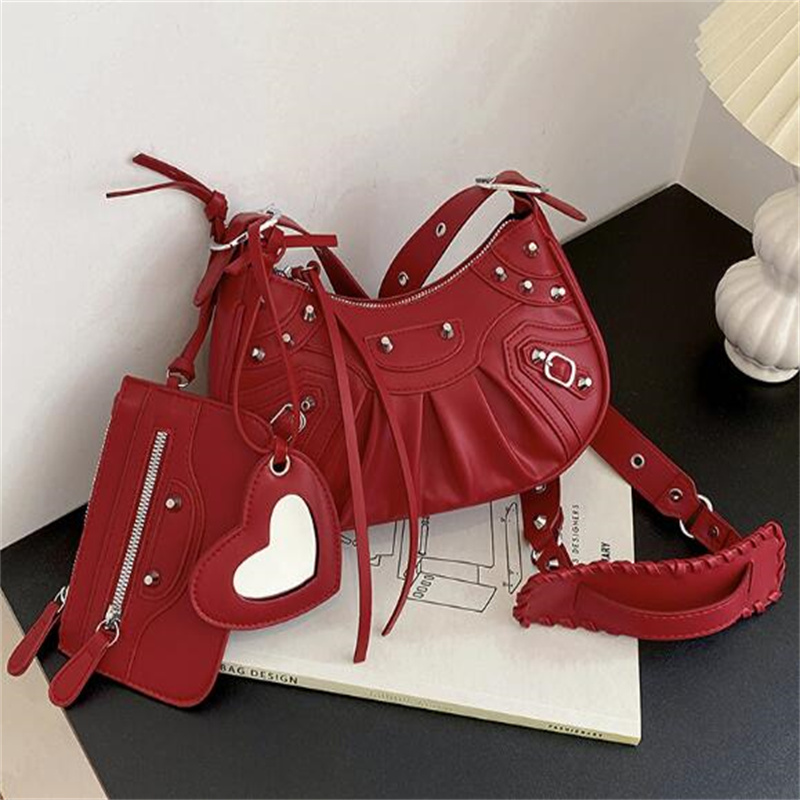 

Designer Motorcycle Bags Half Moon LE CAGOLE Tote Bag Luxury Women's Rivet Handbags With Coin Purse Classic Crossbody Shoulder Bags, Light green