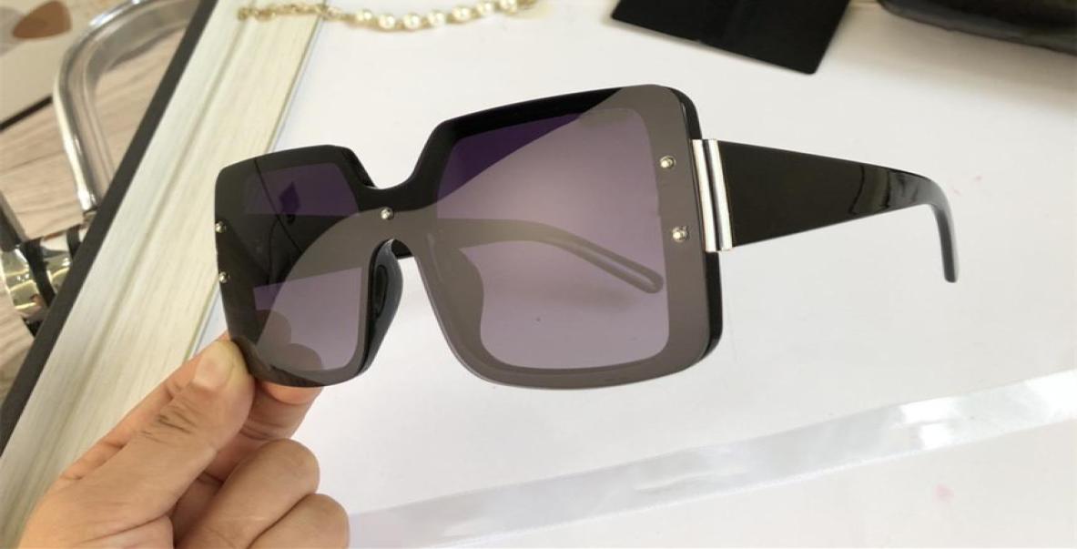 

Luxury designer Sunglasses For Women Fashion Summer Style Square Frame Top Quality UV Protection Lens Come With Case Perfect Has 7280324