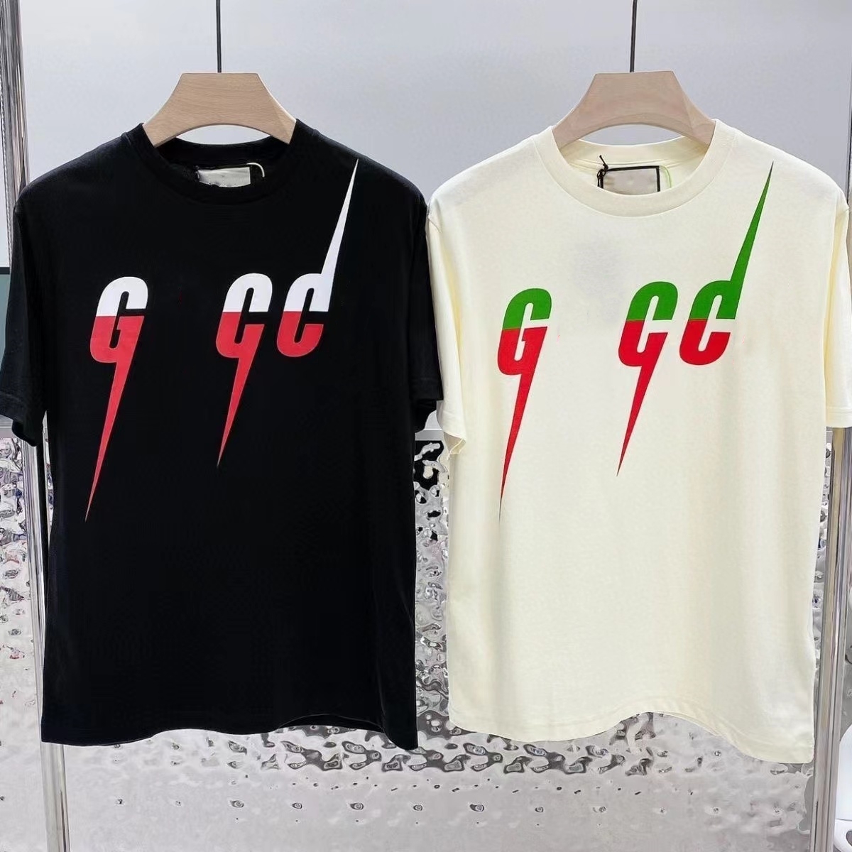 

Colorful GU Letter Lightning Designer Cute Shirts Couple Short Sleeve Quality Cotton Luxury Mens Womens Wear Wholesale Price 10% Off for 2 Pieces, No.1 ( 2 pieces 10% off )