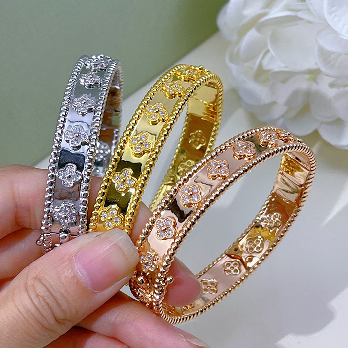 

four leaf clover bangle Natural Shell Gemstone Gold Plated 18K designer for woman T0P quality highest counter quality fashion European size anniversary gift 002