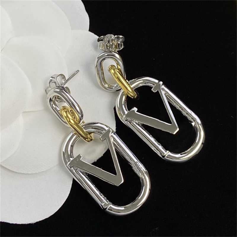 

Women Hoops Earrings Fashion Womens Big Circle Simple Earring Jewelry Silver Ear Studs Luxurys Designer Earrings Personality Stud Earring