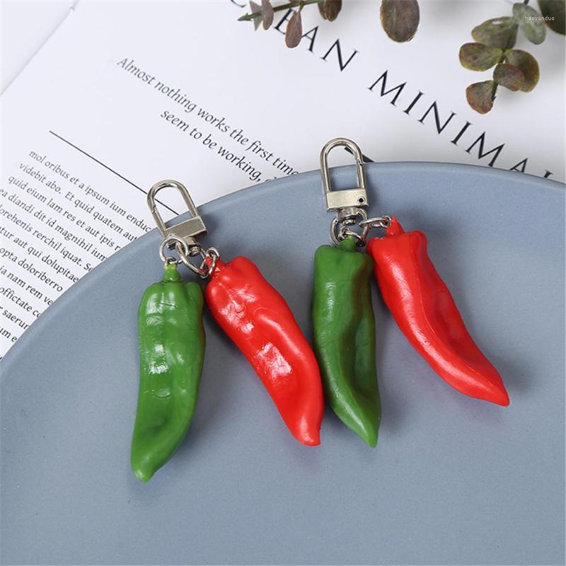 

Keychains Simulated Red Green Sweet Pepper Delicacy Key Chains Creative PVC Garlic Food Vegetable Model Bag Pendant Decoration Accessories