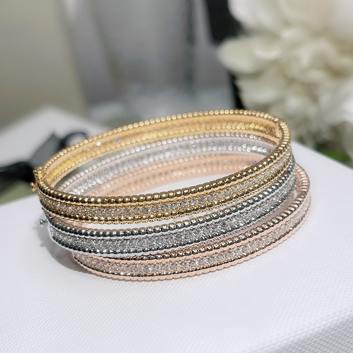 

four leaf clover bangle Natural Shell Gemstone Gold Plated 18K designer for woman T0P quality official reproductions brand designer jewelry exquisite gift 011