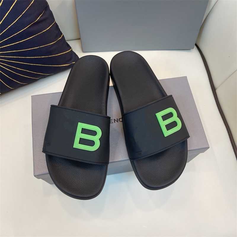 

Beach Sandals 2023 Four Seasons New Fashion Brand Flat Bottom Casual Men's and Women's Slippers, Pink letter