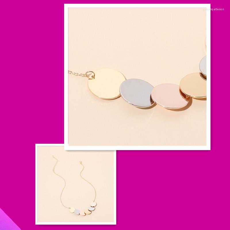 

Pendant Necklaces Wholesale 10 Colorful Disc Necklace Ladies Sweet Romantic Style Clavicle 2023