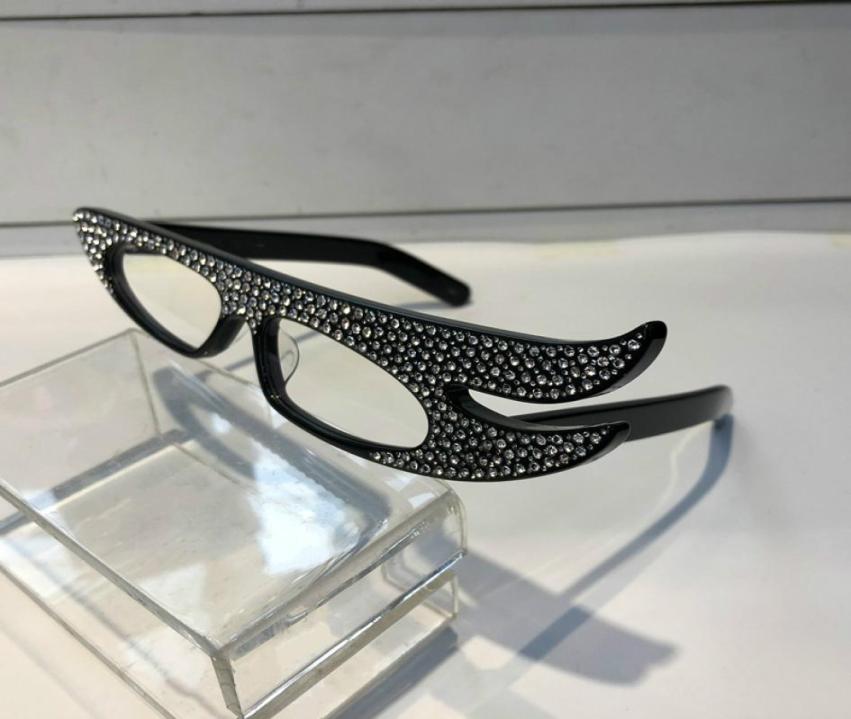 

Luxury Sparkling Diamond 0240 Sunglasses Specially Designer Angel Wings Frame Popular UV Protection Sunglasses Top Quality Style F3403426