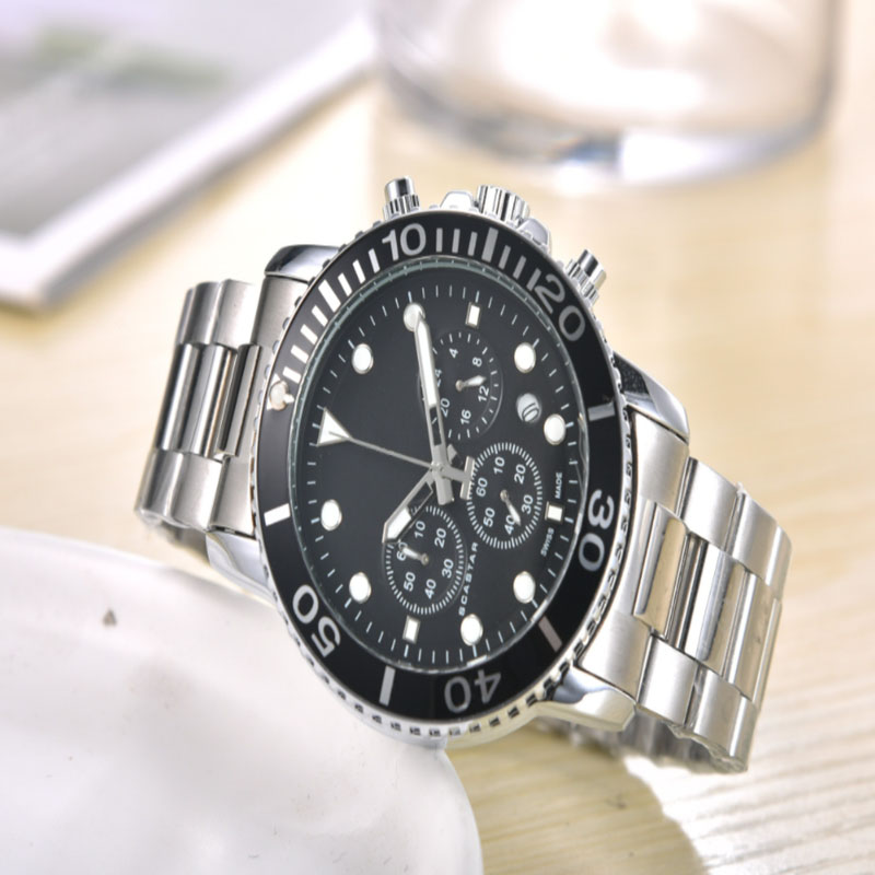 

New mens watch designer watches high quality quartz movement Sapphire Waterproof Sports montre luxe Stainless Steel Watchband chronograph wristwatches M7OH