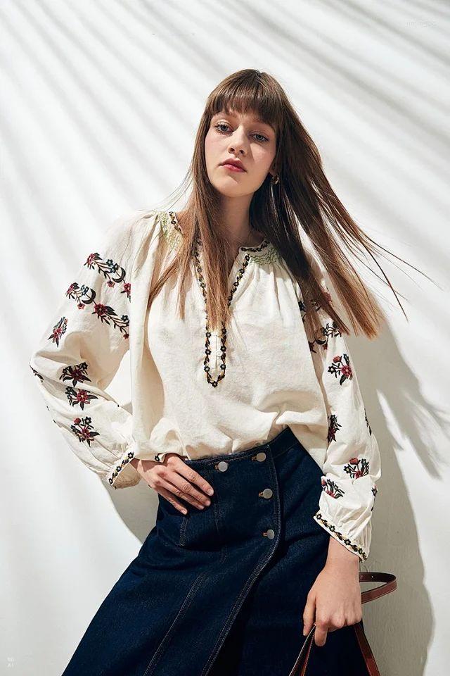 

Women' Blouses 2023 Summer Ladies Cotton And Linen Heavy Industry Embroidery Shirt, Beige