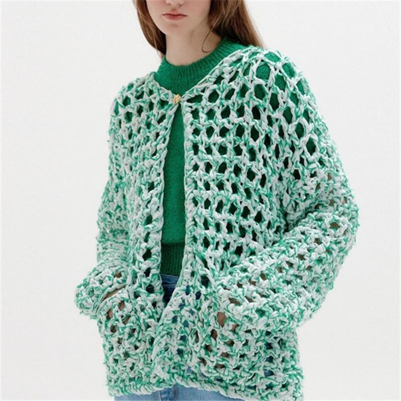 

Women's Knits & Tees Runway Designer Summer Women Hollow Out Knitwear Vintage Green Hand-Woven Knitted Sweater Long Sleeve Gold Buckle Cardi, Picture color