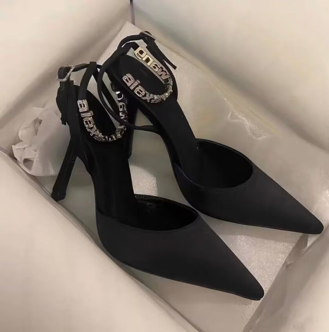 

Summer Luxury Wang Delphine Sandals Shoes Women Black Stain Pointed toe Slingback Julie Slingback Crystal Branding Straps Lady Party Dress High Heels