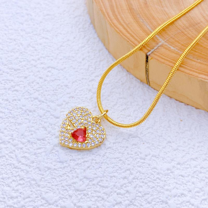 

Chains Charm Heart Pendant Necklaces For Women Fashion Copper Gold Color Rhinestone Chain Necklace Jewelry Girls Gift Drop