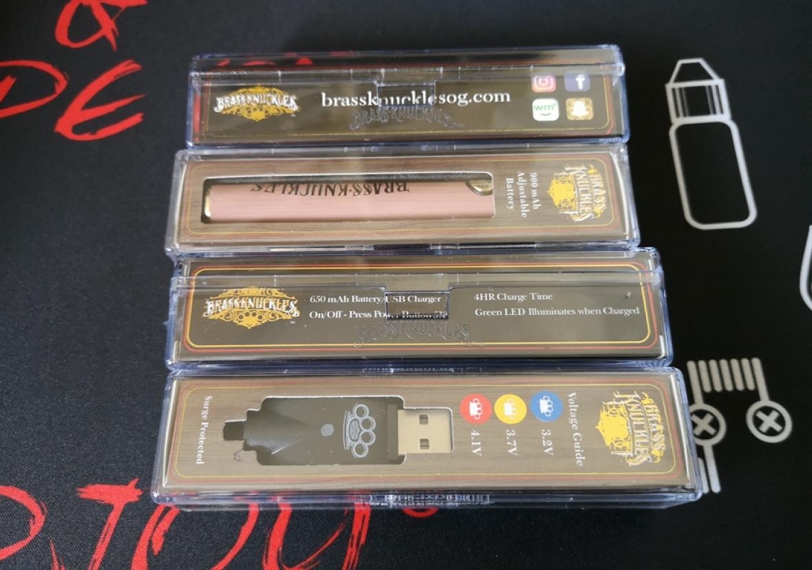 

BK Brass Knuckles Adjustable Voltage Battery Vape Pen 650mAh 900mAh Batteries Gold Wooden Preheat Batteries for Thick Oil Cartrid6314243