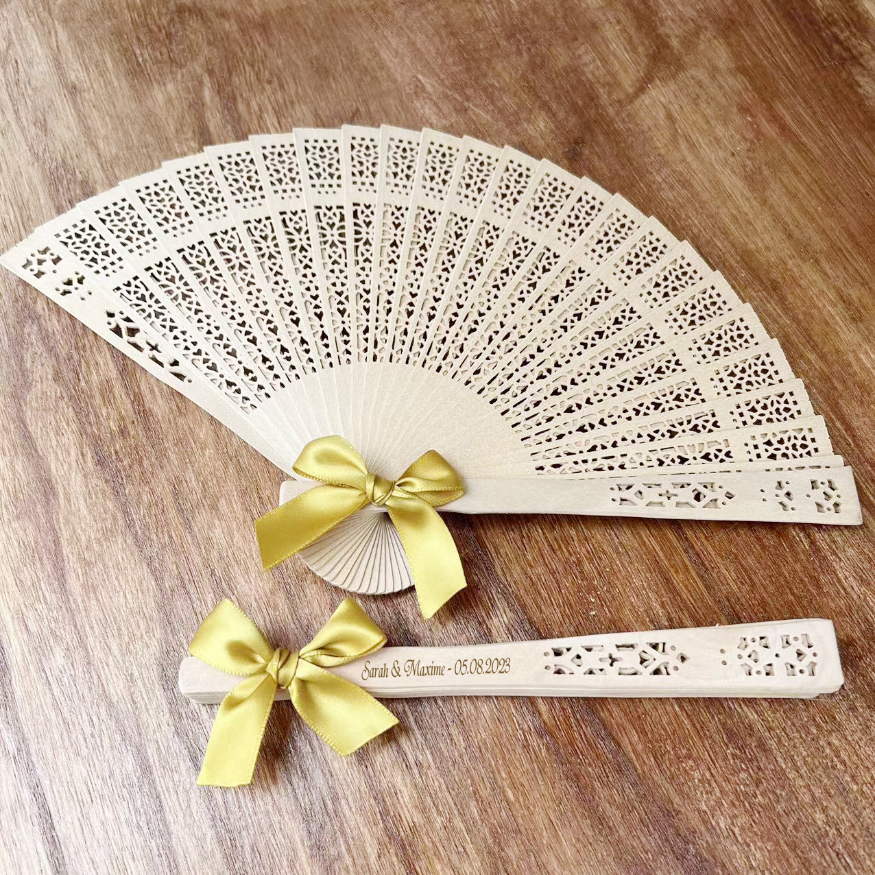 

Custom Wedding Party Gifts Wood Hand Fans With Ribbon Bridal Baby Shower Birthday Event Party Favors Souvenirs