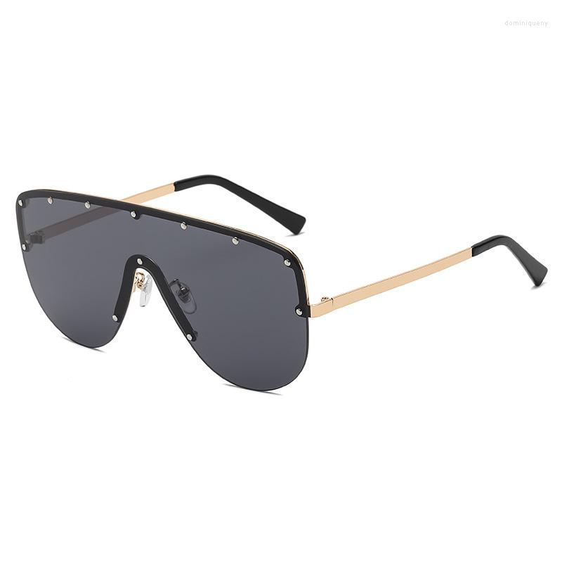 

Sunglasses Unisex Personality Big Frame One-piece Trendy Fashion Metal Men Catwalk Street Shooting Glasses Women