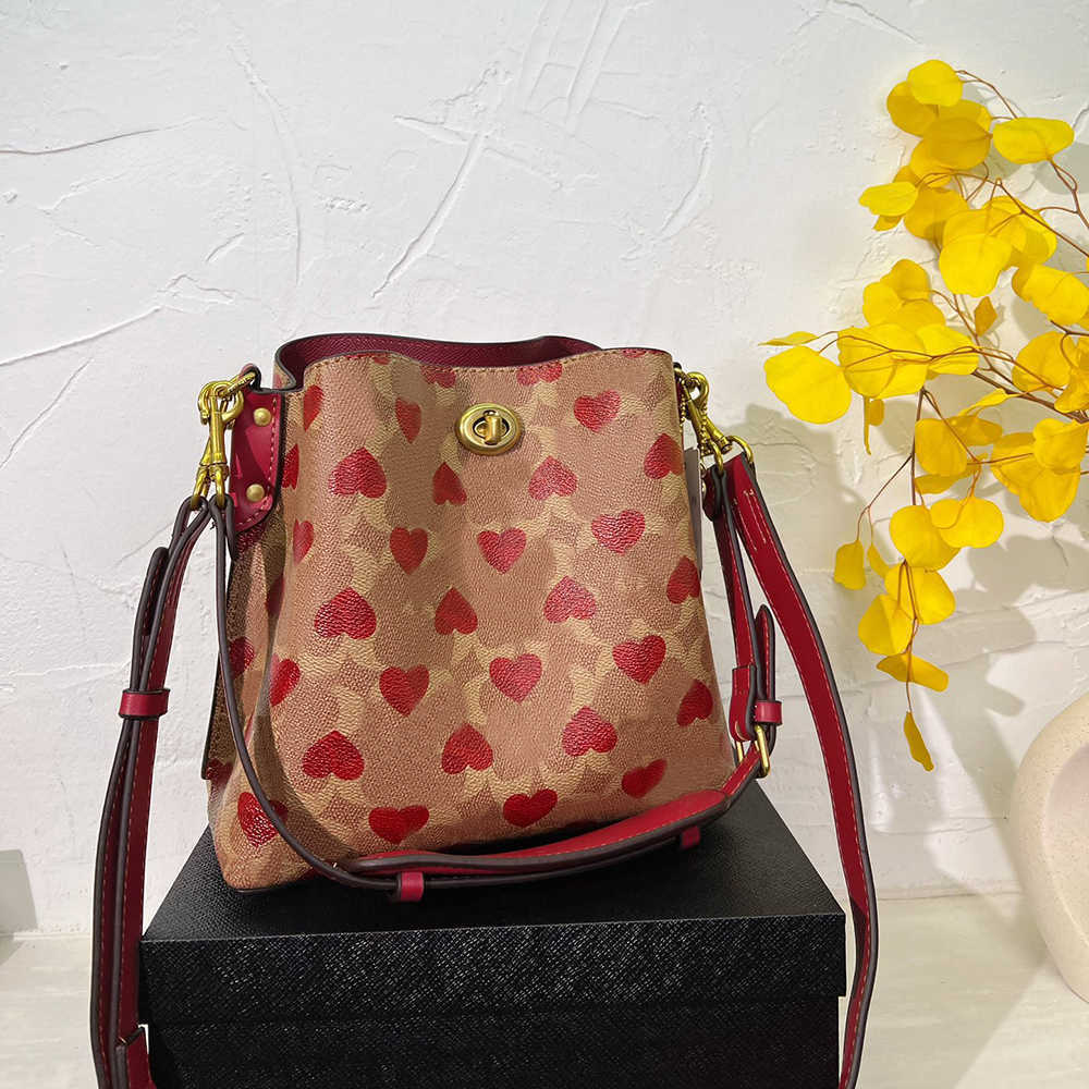 

Love Print Designers Handbag C-leeter Drawstring Bag Womens Fashion Luxurys Designer Bag Leather Bucket Bags Casual Woman Shoulder CrossBody Bags Heart Tote Bag, Cbag-with logo