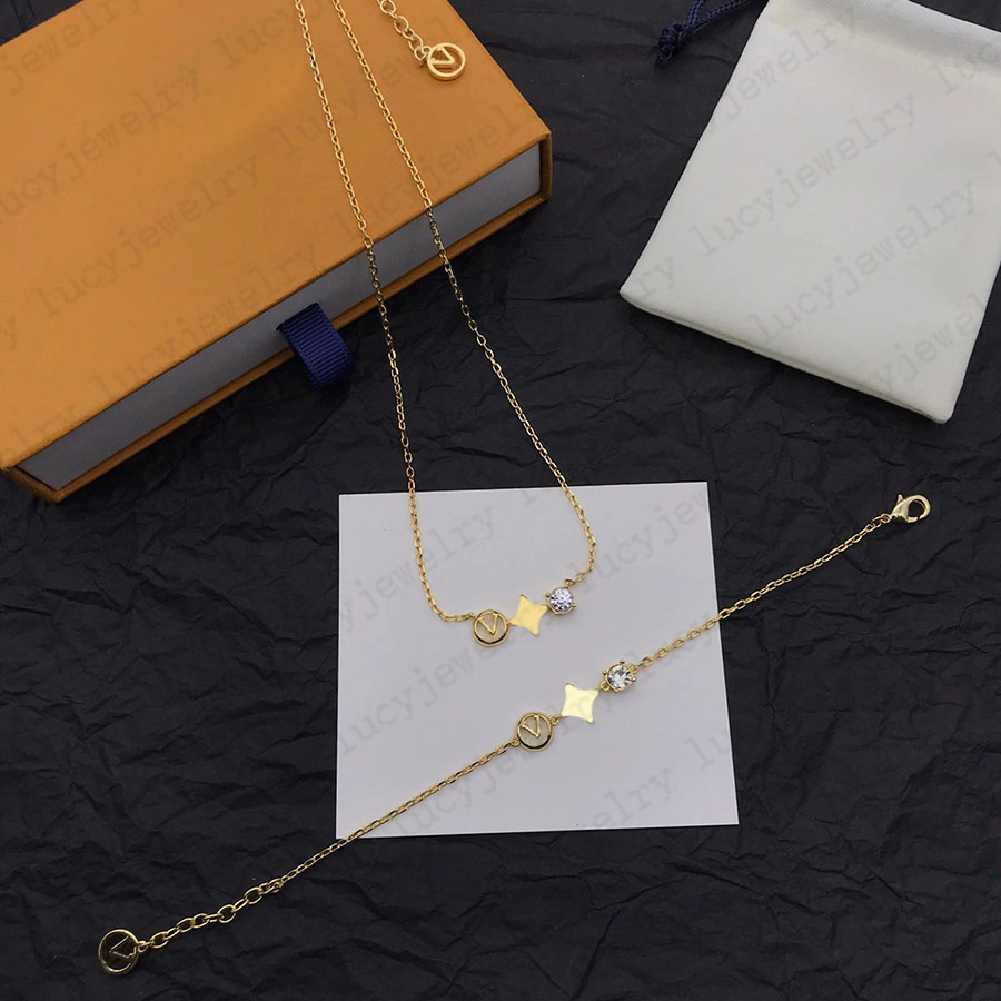 

Fashion Pendant Necklace Designer Bracelet Personality Design Separate Options For Necklaces And Bracelets