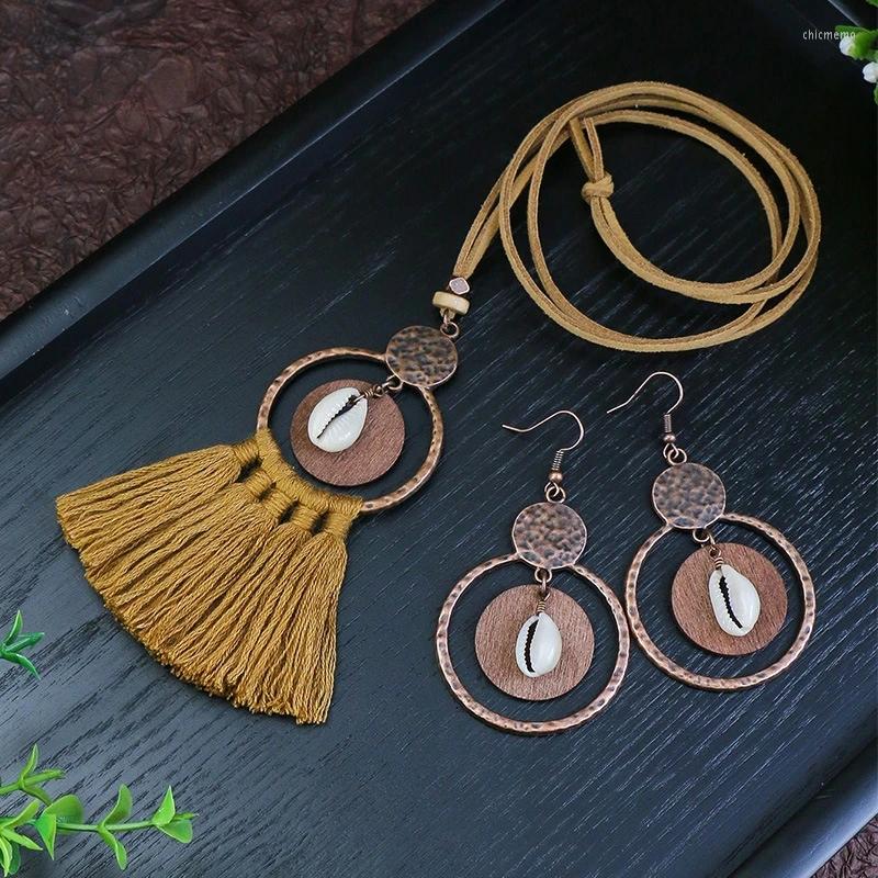 

Necklace Earrings Set Vintage Bohemia Round Tassel Pendant Women Natural Wood Piece Long Leather Rope Party Jewelry, Picture shown