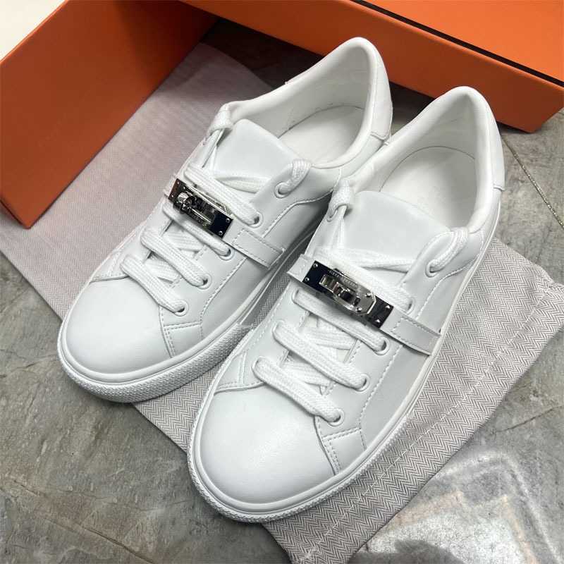 

Little White Shoes Women's Autumn 2023 New Cowhide Fashion Classic Round Head Metal Button Casual Couple Cricket, Black