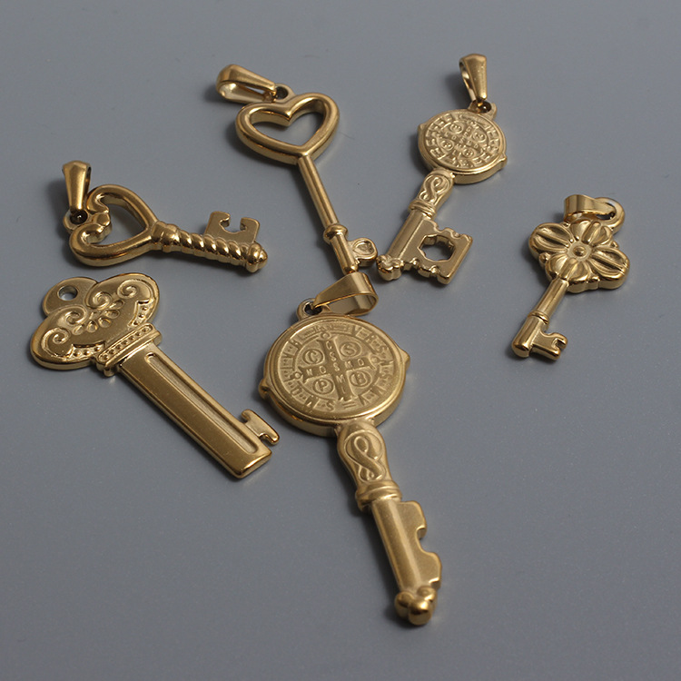 

Titanium steel key pendant Pendant Vacuum electroplating Stainless Steel Gold Plated charm For DIY Jewelry necklace Making