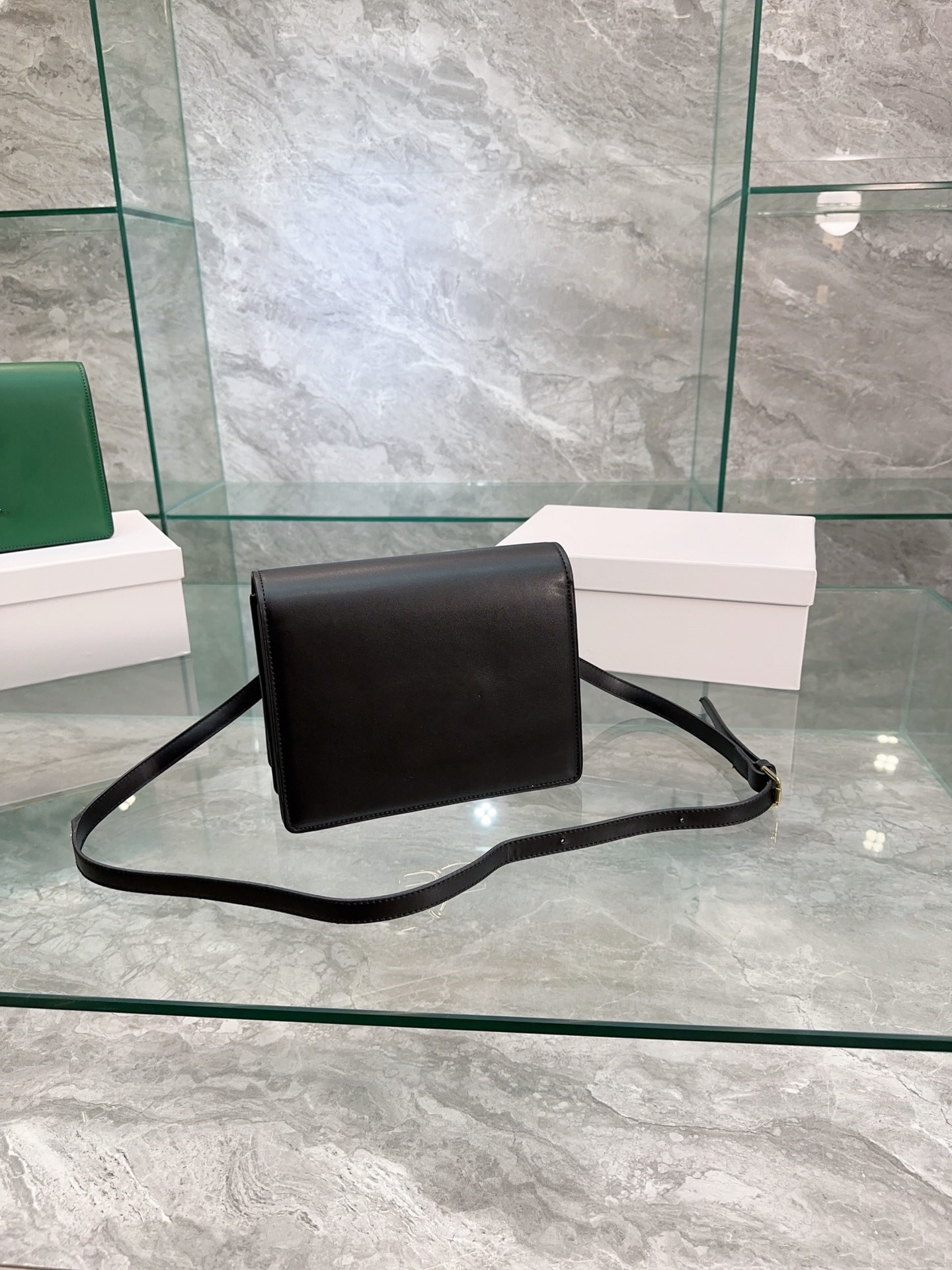 

Dinner bags fashion Designer Luxury brands Straddle bag or handbag for women's beautiful and simple Lambskin material, Army green