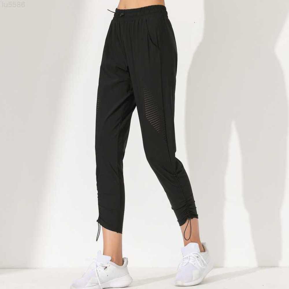 

Quick-Dry Yoga Pants for Women: Flexible, Breathable & Lifts Hips During Fitness, Exercise, Running & Outdoor Activities, Black