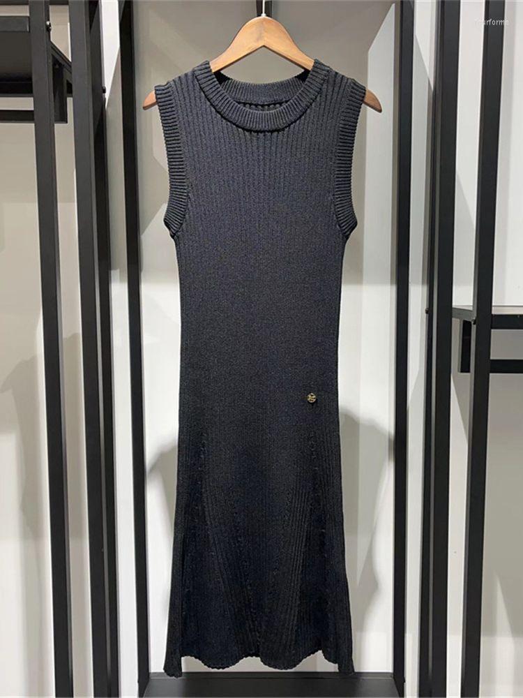 

Casual Dresses 2023 Women O-neck Knit Sleeveless Dress Fashion Ladies Simple Knitted Knee-length Robes