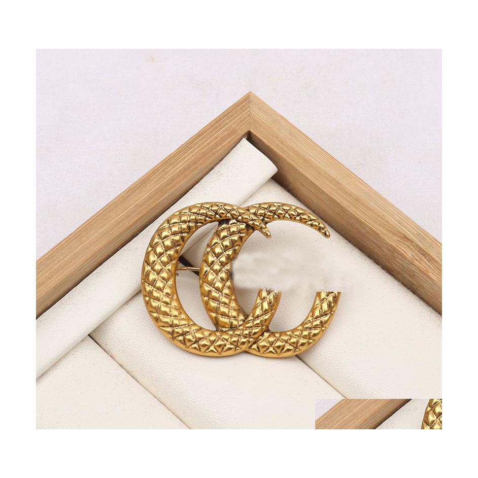 

Pins Brooches Luxury Women Designer Brand Letter G 18K Gold Plated Inlay Crystal Rhinestone Jewelry Brooch Double Letters Pearl Pin Dhsen