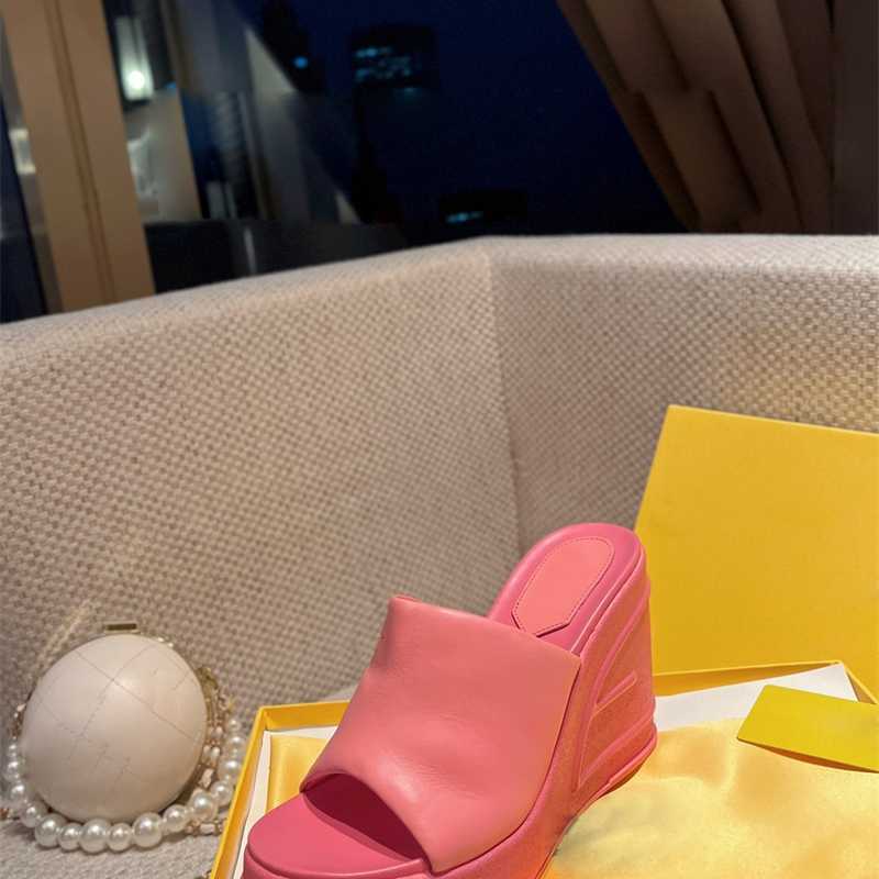 

2023 New Inner Goatskin Thick Sole Slope Heel Women's Shoes Slippers Comfortable and Fashionable