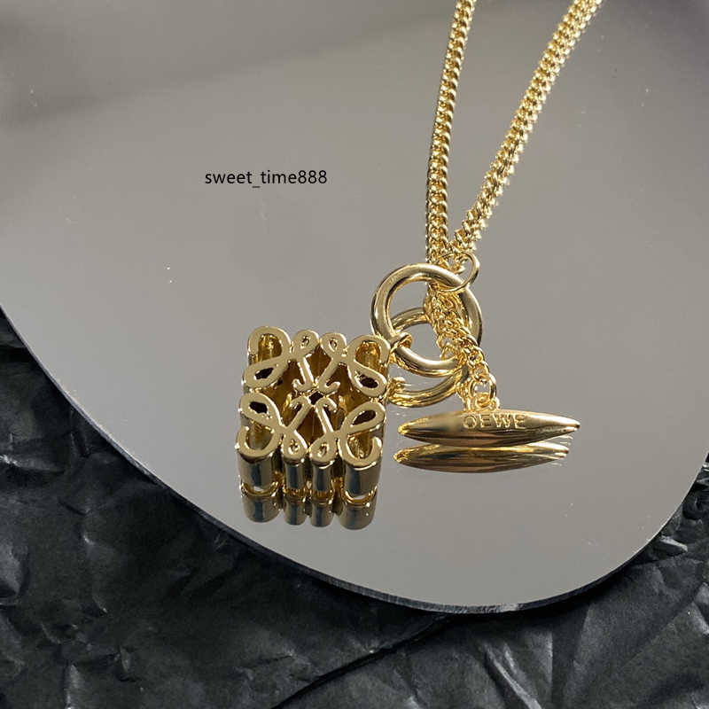

Designer Necklaces Choker Chain L-Letter Pendants 18K Gold Plated Brass Copper Fashion Womens Necklace Wedding Jewelry Accessories B089