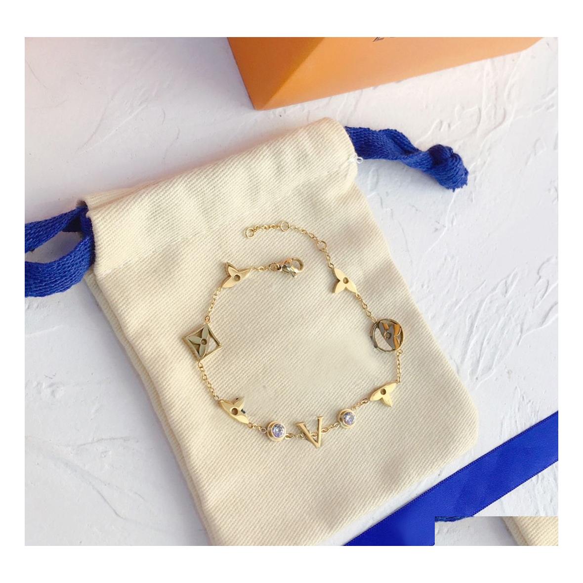

Bangle Fashion Style Bracelets Women Wristband Cuff Chain Designer Letter Jewelry Crystal 18K Gold Plated Stainless Steel Wedding Lo Dhs8L