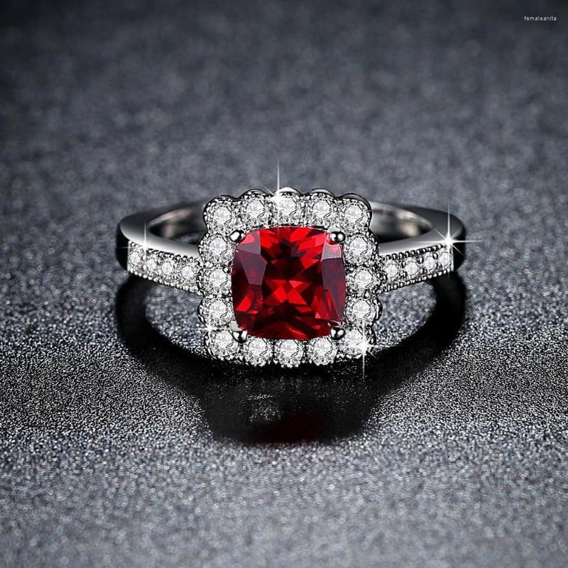 

Cluster Rings Classical Fashion For Women Female Wedding Ring Jewelry Romantic Square Crystal Zircon Ladies Valentine Gifts