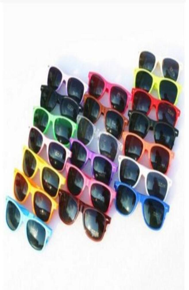 

MOQ 20pcs Whole classic plastic sunglasses retro vintage square sun glasses for women men adults kids children multi colors7638976
